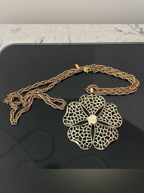 Vintage Signed Monet Gold Tone Lace Flower Necklace